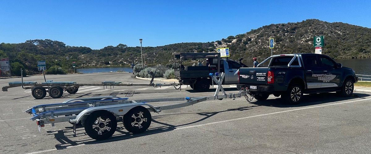 BGTrailers-BG550-Tandem-Boat-Trailer-multiroller-blue-1920w