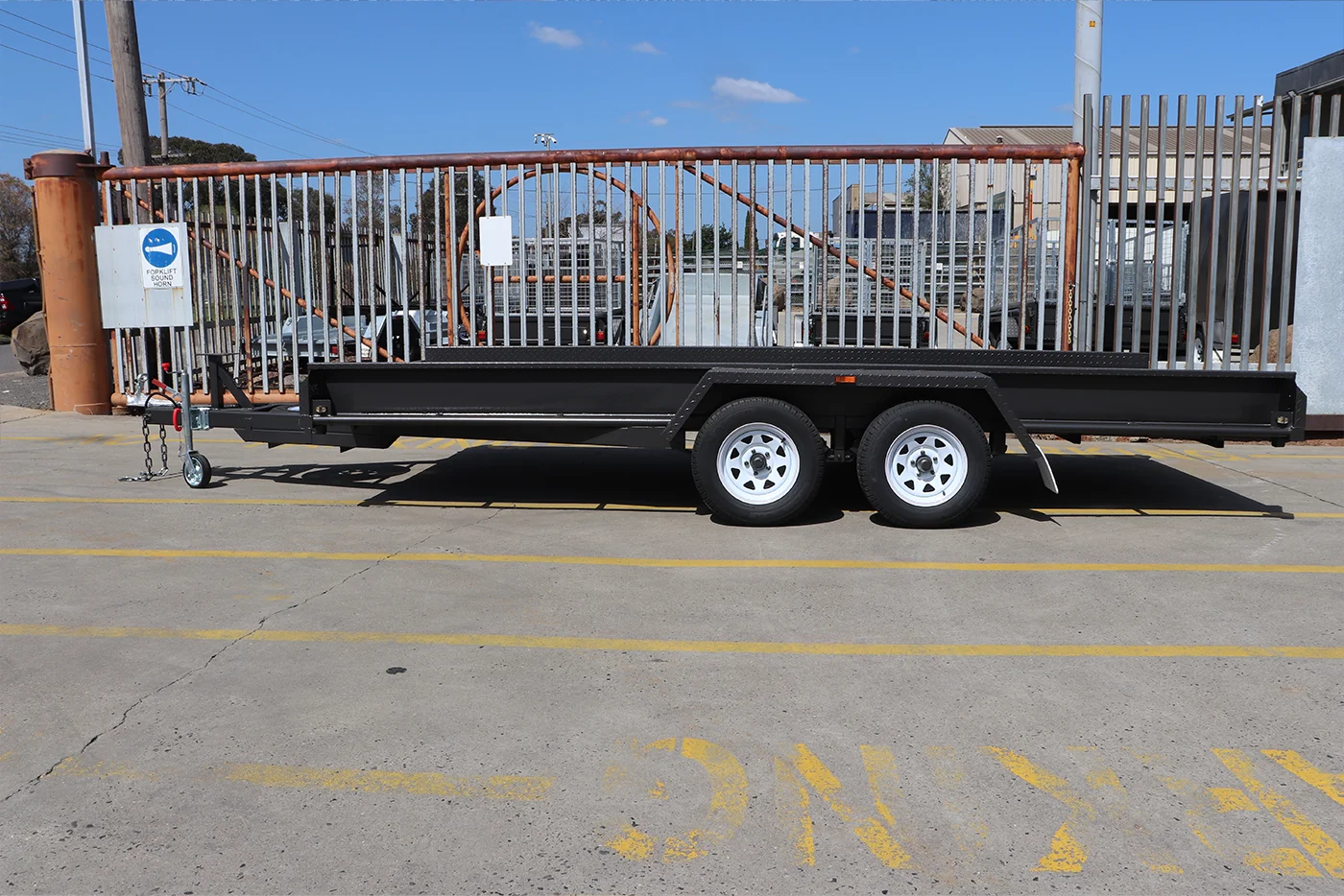 16-foot-heavy-duty-2.8-tonne-box-car-carrier-trailer-for-sale-melbourne-3 (1)